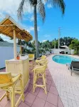 Tropical Vacation POOL Home in Melbourne, 7 mins to Beach - 프라이빗 풀