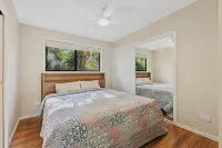 บ้านเดี่ยว 2 ห้องนอน 1 ห้องน้ำส่วนตัว ขนาด  ตร.ม. – บริสเบน นอร์ธเทิร์นซับเบิร์บส์ - บ้านพักหลังเล็ก