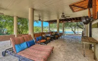 Medina Lake Waterfront Getaway