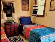 The Artists Cottage ~ Fun desert getaway - WiFi