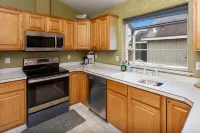 4 Bedroom 3 Bathroom Home Near Golf Course and Zoo - 자쿠지