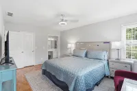 Modern Convenient Spot for 9 to Enjoy & Relax! - Wifi