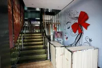 Yingshi Art Theme Hotel - 2-Star