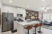 Charming 3-bedroom Townhome conveniently located in Georgetown
