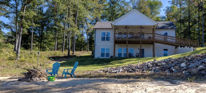 Spacious 6-bedroom house on beautiful Lewis Smith Lake Hotels in Winston County