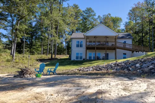 Spacious 6-bedroom house on beautiful Lewis Smith Lake