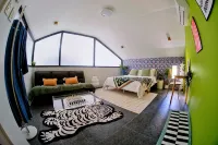 Converted Chapel Villa · Private Pool + Arcade Hotel di 