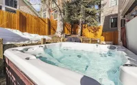 Charming Cottage steps to restaurants, shops & slopes