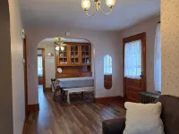 Family-friendly farmhouse property, rural setting, 10 minutes from Tiffin, OH. Hotels in Seneca County