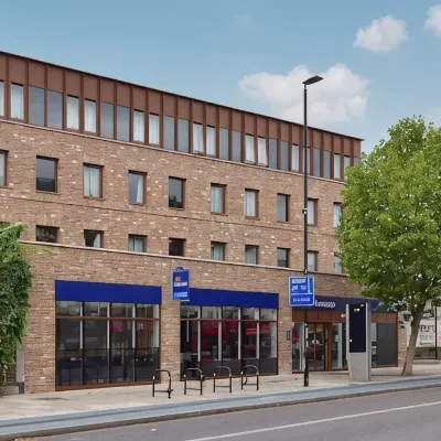 Travelodge London Mile End โรงแรมใกล้เบทนัลกรีน