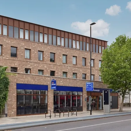 Travelodge London Mile End Отели рядом с достопримечательностью «Театр Хакни-Эмпайр»