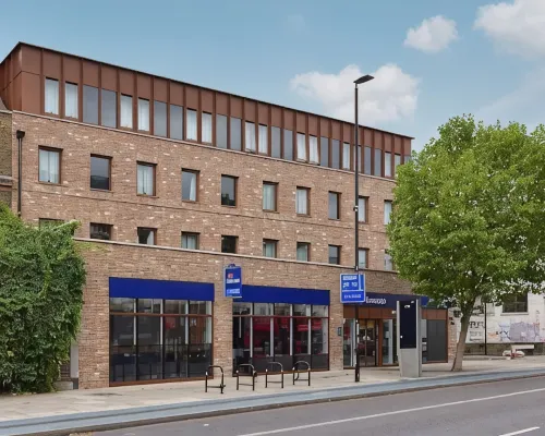 Travelodge London Mile End Các khách sạn gần Nhà hát Hackney Empire