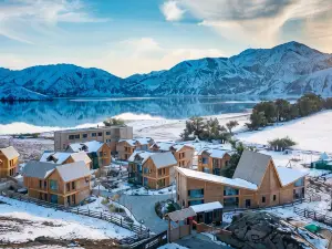 Yilemu Lake Three Hundred Homestays