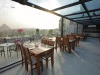 فندق بيراميد فرونت Hotels near الجيزة