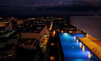 One Central Hotel & Suites