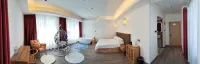 Qinghai Lake Jiuqi Lakeside Homestay (Erlangjian Scenic Area) - Mountain view