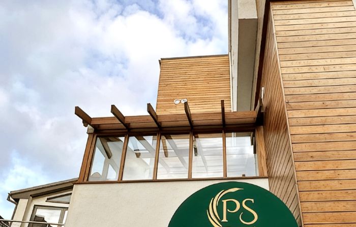 Pinnacle Suites Hotel