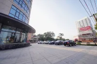 佳悅ホテル（河源高速鉄道駅） - 駐車場