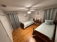 Spacious Family friendly home across from Lake Jackson, near downtown Sebring.