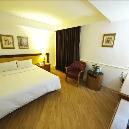 Gaudi Hotel Отели рядом с достопримечательностью «Станция метро Weiwuying»