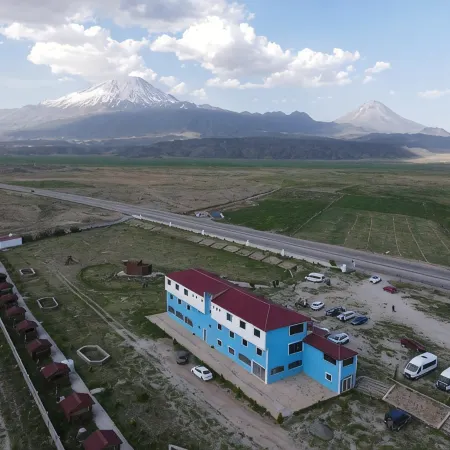 Parasut Village Hotel