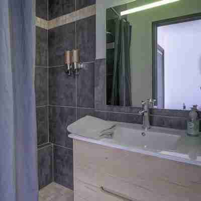 Appt lumineux dans bel immeuble HP les Oliviers 3 Rooms