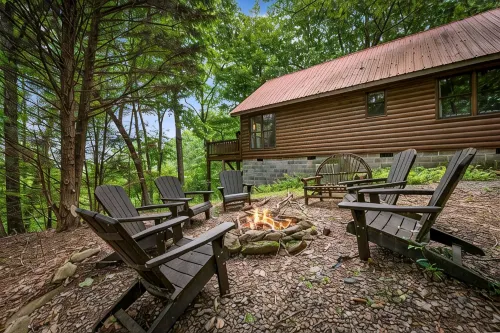 Mountain Views! Private Cabin, Firepit & Hot Tub, Fireplace--Dog Friendly!