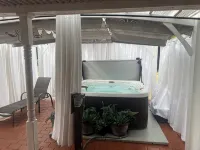 Experience Massapequa charm near Roosevelt Field Mall, 15 Mins to Jones Beach - Wifi
