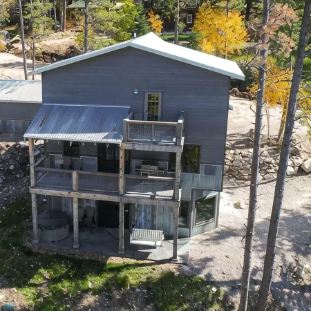 3 story home nestled on a hillside near Terry Peak, AC, wifi and Hot Tub