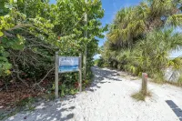 Reese's Beach Retreat on beautiful Anna Maria Island