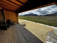Cozy cabin 2 in at Almo Inn with AC, WiFi near City of Rocks/Castle Rocks Idaho Hotels in Almo