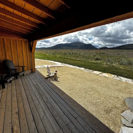 Cozy cabin 2 in at Almo Inn with AC, WiFi near City of Rocks/Castle Rocks Idaho