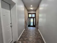Luxe Loft vibe –4BR/3BA Apt– King Suite-11 minutes from downtown-Families-Groups Hotels near Bronzeville Children's Museum