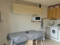 Mountain-view apartment sleeps 6 Hotels in Embrun
