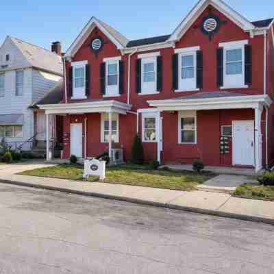The Cardinal A / King 1BD/1BA Studio Apt Hotel Exterior