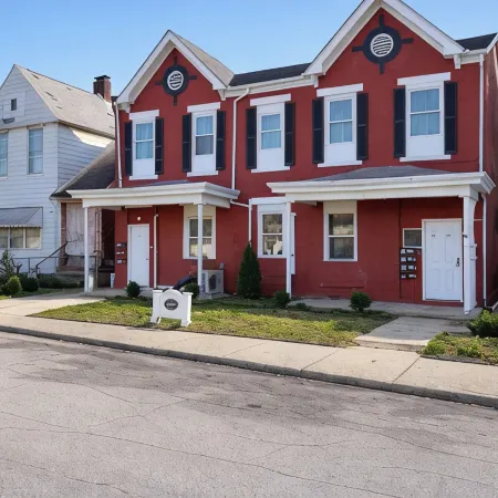 The Cardinal 810 D -3BR-1BA Apt