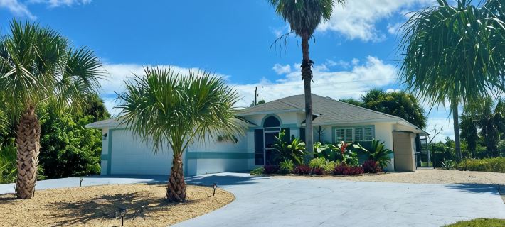Beach Escape Wth Hot Tub - Walk to Ocean - Dog Friendly Hoteles en Condado de Flagler