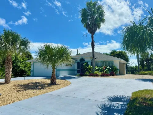 Beach Escape Wth Hot Tub - Walk to Ocean - Dog Friendly - Beach
