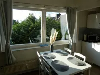 Idyllic location on the Wennsee and 10 min walk to the beach with beautiful garden.