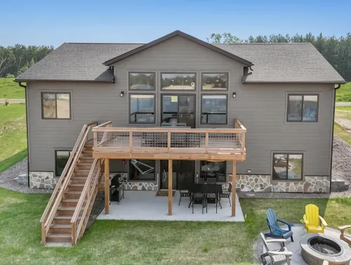 Modern 6BR Lakefront Escape • Private Beach • Sleeps 20 • Pets+ • Dells 30min
