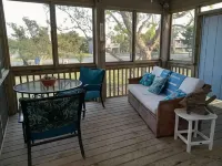 Eagle Pass Cabina- Unique Cabin Perfect for Two!