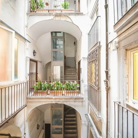 B&B Napoli Time Отели рядом с достопримечательностью «Ла Нунзиателла»