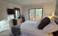 Trout Creek Unit 8, Beautiful newly Decorated Very Clean Condo , Building 2 - Wifi