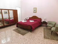 Large apartment for exclusive use on the sea