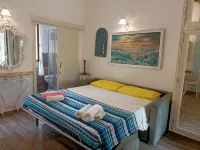Near the bellisima Straccoligno beach cared apartment. - Wifi