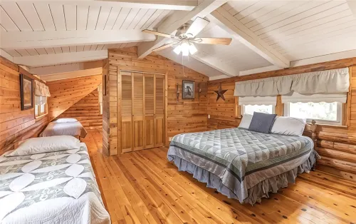 Dragonfly Meadows Log Cabin nestled in the Ozarks - Chalets