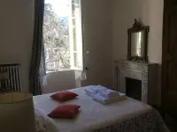 Beautiful Provencal house, French billiards and swimming pool - 8 people