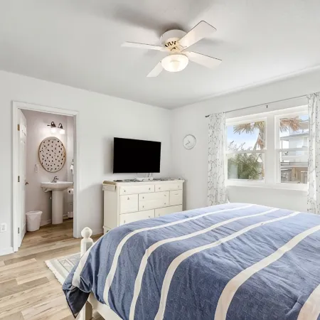 Gorgeous Oceanfront Home~Private Boardwalk and "Crow's Nest" with Amazing Views!