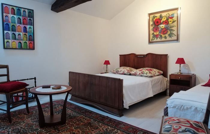 LOVELY 5-PERSON APARTMENT IN CHARACTER HOUSE IN THE COUNTRYSIDE 30MN FROM THE BEACH