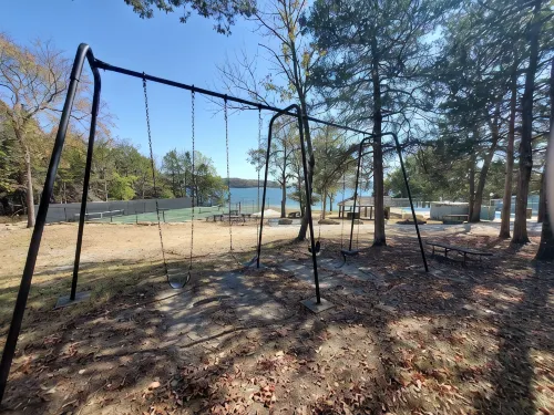 Hojo's-Lakefront-Lakeview Home in a Private Setting-Marina Nearby-Community Pool - 3-Star